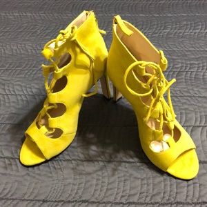 Yellow neon heels